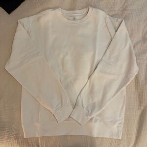 White crew neck sweatshirt